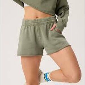 OFFLINE By Aerie Throw-Back Fleece Short
sweat set (XS top & XXS short)